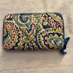 Vera Bradley Capri Blue Zip Around Wallet Wristlet Retired